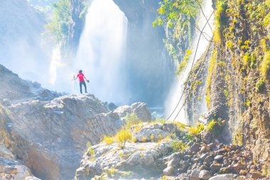 Kapuzbasi şelalesi dünyanın en yüksek ikinci şelalesidir ve Anadolu 'da saklanan en güzel doğa yeridir..