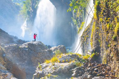 Kapuzbasi şelalesi dünyanın en yüksek ikinci şelalesidir ve Anadolu 'da saklanan en güzel doğa yeridir..