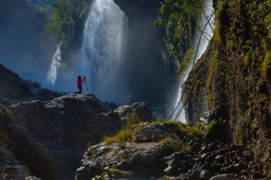 Kapuzbasi şelalesi dünyanın en yüksek ikinci şelalesidir ve Anadolu 'da saklanan en güzel doğa yeridir..