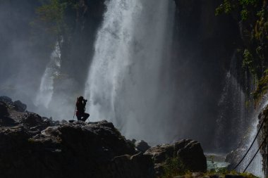 Kapuzbasi şelalesi dünyanın en yüksek ikinci şelalesidir ve Anadolu 'da saklanan en güzel doğa yeridir..