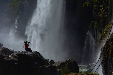 Kapuzbasi şelalesi dünyanın en yüksek ikinci şelalesidir ve Anadolu 'da saklanan en güzel doğa yeridir..