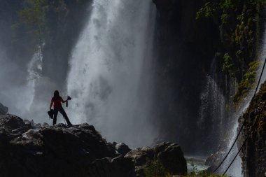 Kapuzbasi şelalesi dünyanın en yüksek ikinci şelalesidir ve Anadolu 'da saklanan en güzel doğa yeridir..