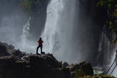 Kapuzbasi şelalesi dünyanın en yüksek ikinci şelalesidir ve Anadolu 'da saklanan en güzel doğa yeridir..