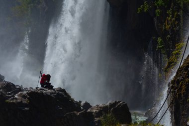 Kapuzbasi şelalesi dünyanın en yüksek ikinci şelalesidir ve Anadolu 'da saklanan en güzel doğa yeridir..