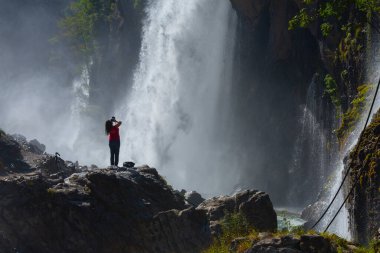Kapuzbasi şelalesi dünyanın en yüksek ikinci şelalesidir ve Anadolu 'da saklanan en güzel doğa yeridir..