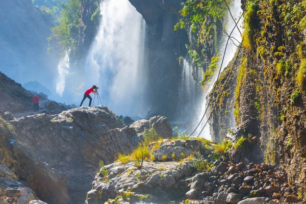 Kapuzbasi şelalesi dünyanın en yüksek ikinci şelalesidir ve Anadolu 'da saklanan en güzel doğa yeridir..