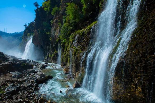 Kapuzbasi 'nin inanılmaz şelalesi - Kayseri, Türkiye