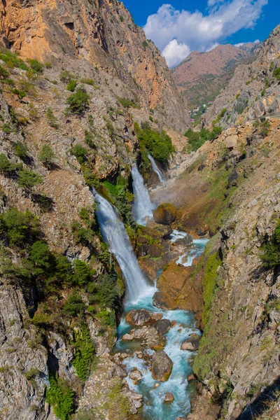 Kapuzbasi 'nin inanılmaz şelalesi - Kayseri, Türkiye