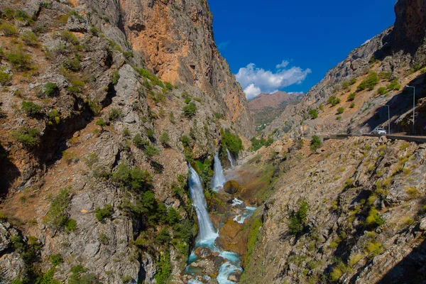 Kapuzbasi 'nin inanılmaz şelalesi - Kayseri, Türkiye
