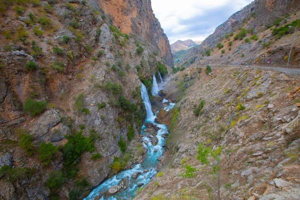 Kapuzbasi 'nin inanılmaz şelalesi - Kayseri, Türkiye