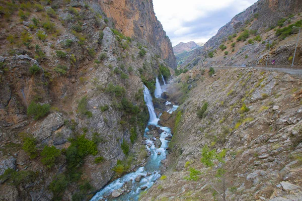 Kapuzbasi 'nin inanılmaz şelalesi - Kayseri, Türkiye