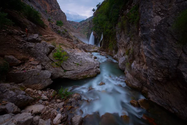 Kapuzbasi 'nin inanılmaz şelalesi - Kayseri, Türkiye
