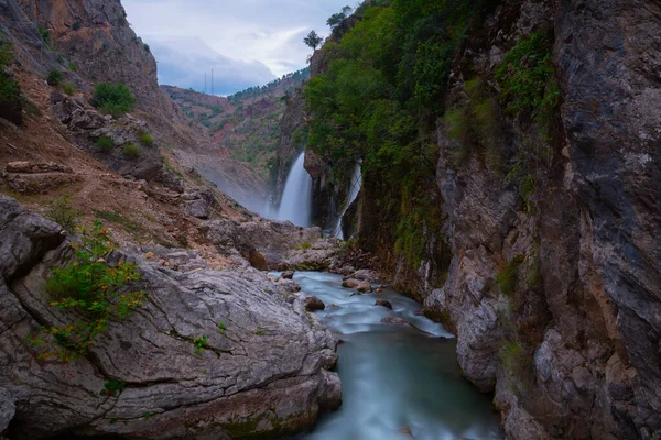 Kapuzbasi 'nin inanılmaz şelalesi - Kayseri, Türkiye