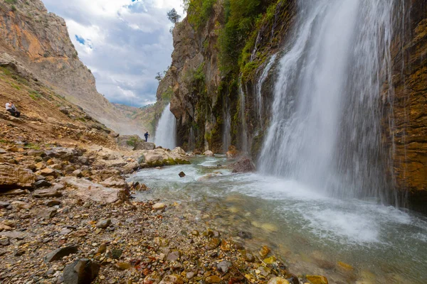 Kapuzbasi 'nin inanılmaz şelalesi - Kayseri, Türkiye
