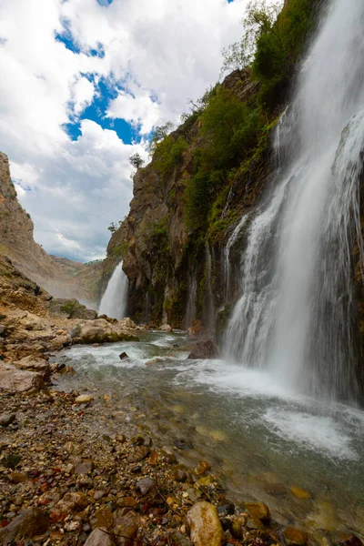 Kapuzbasi 'nin inanılmaz şelalesi - Kayseri, Türkiye