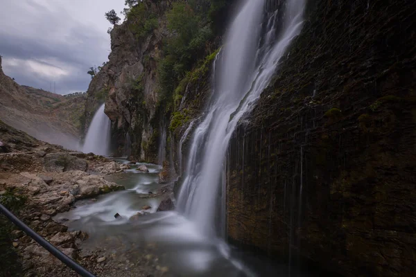 Kapuzbasi 'nin inanılmaz şelalesi - Kayseri, Türkiye
