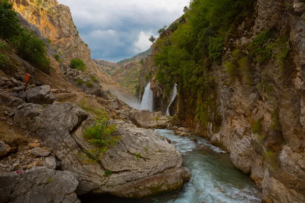 Kapuzbasi 'nin inanılmaz şelalesi - Kayseri, Türkiye