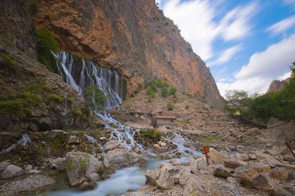 Kapuzbasi 'nin inanılmaz şelalesi - Kayseri, Türkiye