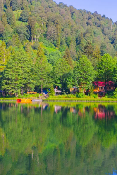 Borcka Karagol (Karadeniz) Artvin, Türkiye 'nin kuzeydoğusunda Karadeniz' den yaklaşık 30 km içeride yer alan bir şehirdir. Dağlarında inanılmaz platolar ve küçük kraterler bulunur..