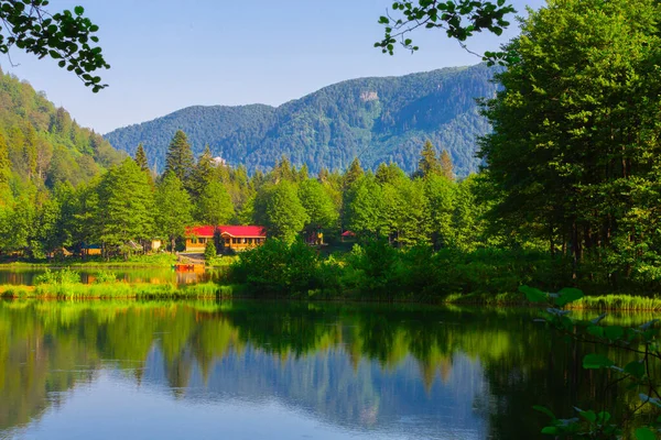 Borcka Karagol (Karadeniz) Artvin, Türkiye 'nin kuzeydoğusunda Karadeniz' den yaklaşık 30 km içeride yer alan bir şehirdir. Dağlarında inanılmaz platolar ve küçük kraterler bulunur..