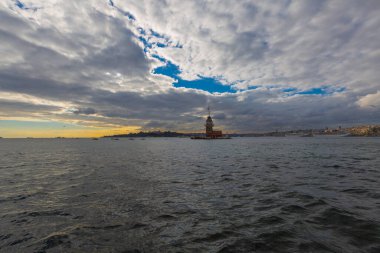 İstanbul 'un en güzel tarihi deniz feneri olan Bakire Kulesi gün batımında fotoğraflandı..