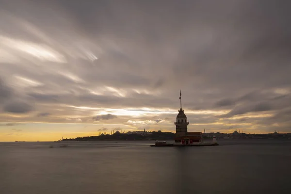Stanbul Güzel Tarihi Deniz Feneri Olan Bakire Kulesi Uzun Pozlama — Stok fotoğraf