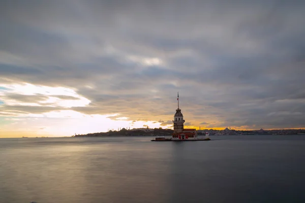 Stanbul Güzel Tarihi Deniz Feneri Olan Bakire Kulesi Uzun Pozlama — Stok fotoğraf