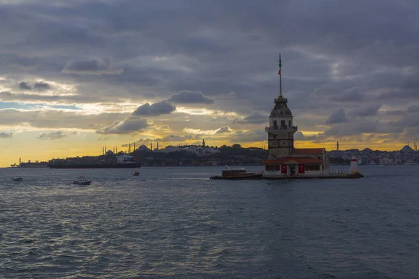 Panenská Věž Nejkrásnější Historický Maják Istanbulu Byla Vyfocena Při Západu — Stock fotografie