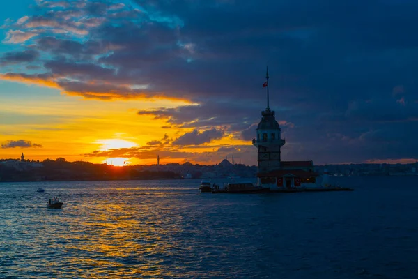 Maiden Tower Most Beautiful Historical Lighthouse Istanbul Photographed Sunset — Fotografia de Stock