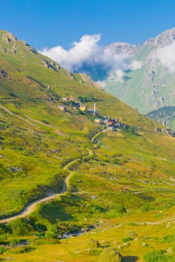 Verenik Platosu 'nda yer alan Kapl Lakes, Kakar Dağları Ulusal Parkı' dır..