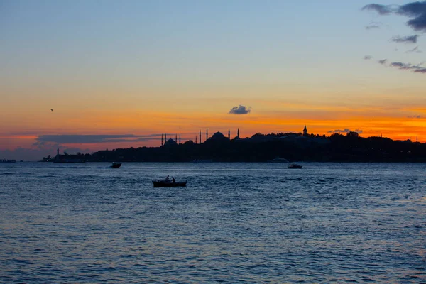 Mavi Cami, Ayasofya ve Topkapı Sarayı; İstanbul 'daki Popüler Yerler