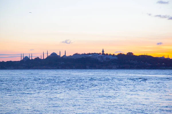 Mavi Cami, Ayasofya ve Topkapı Sarayı; İstanbul 'daki Popüler Yerler
