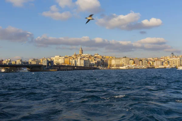Galata Kulesi, Galata Köprüsü, Karaköy ilçesi ve Golden Horn, İstanbul - Türkiye
