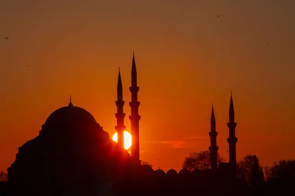 Sunset Istanbul Turkey Suleymaniye Mosque Ottoman Imperial Mosque View Galata — стоковое фото