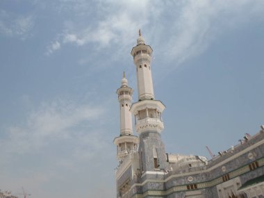 Kabe, Müslümanların kutsal mekanının minareleri ve duvarları. .