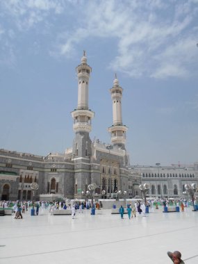 Kabe, Müslümanların kutsal mekanının minareleri ve duvarları. .