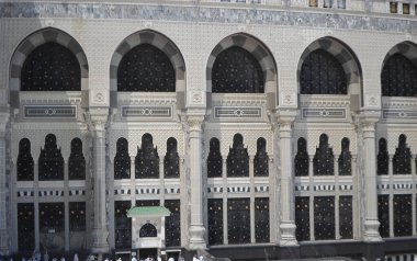 Kabe, Müslümanların kutsal mekanının minareleri ve duvarları. .