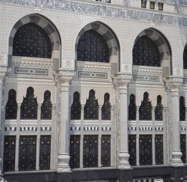 Kabe, Müslümanların kutsal mekanının minareleri ve duvarları. .