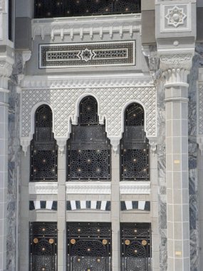 Kabe, Müslümanların kutsal mekanının minareleri ve duvarları. .