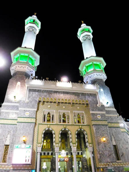 Kaaba 穆斯林的圣地 有尖塔的Zamzam塔 — 图库照片
