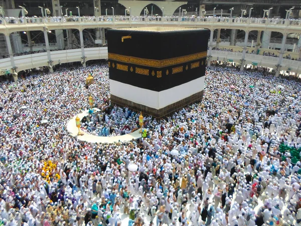 Meca Arábia Saudita Povo Muçulmano Rezando Juntos Lugar Santo — Fotografia de Stock