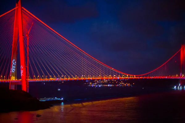 Yavuz Sultan Selim Bridge Istanbul Turkiet Kvällsbelysning Bosporen Bridge Nattutsikt — Stockfoto