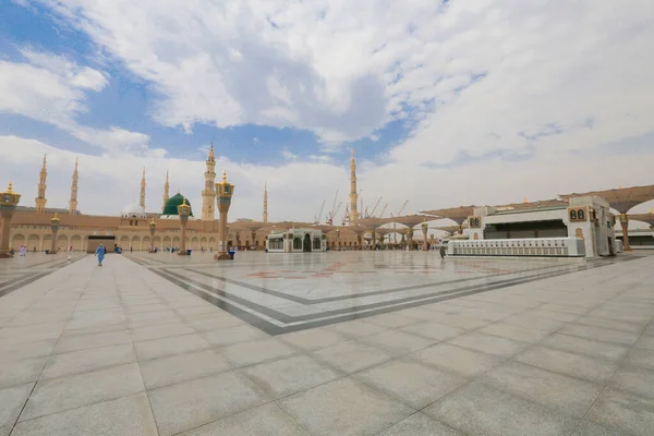 Atmospere Wokół Masjid Nabawi Haram Meczet Ustanowiony Przez Islamskiego Proroka — Zdjęcie stockowe