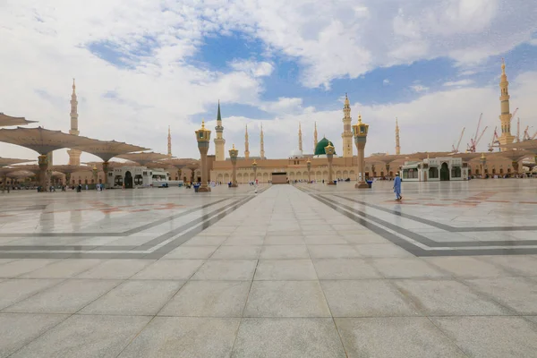 Atmospere Masjid Nabawi Haram Mosque Established Islamic Prophet Muhammad Situated — Stock Photo, Image