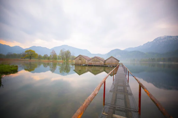 Красивое Озеро Кохельзе Kochel Lake Баварии Осенним Цветом Баварских Альпах — стоковое фото