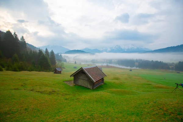 Csodálatos Hegyi Geroldsee Wagenbrchsee Háttérben Kilátással Alpspitz Zugspitz Hegyek Naplementekor — Stock Fotó