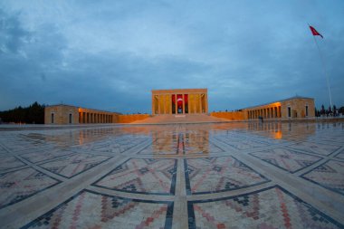 Ankara Türkiye 'de Anitkabir. Anitkabir, Atatürk 'ün mozolesidir. Türkiye Cumhuriyeti 'nin Kurucusu