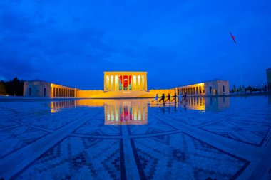 Ankara Türkiye 'de Anitkabir. Anitkabir, Atatürk 'ün mozolesidir. Türkiye Cumhuriyeti 'nin Kurucusu