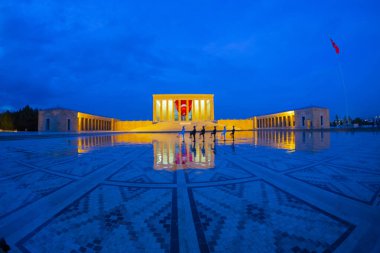 Ankara Türkiye 'de Anitkabir. Anitkabir, Atatürk 'ün mozolesidir. Türkiye Cumhuriyeti 'nin Kurucusu