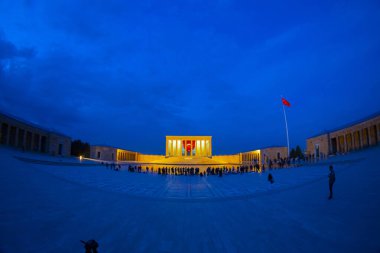 Ankara Türkiye 'de Anitkabir. Anitkabir, Atatürk 'ün mozolesidir. Türkiye Cumhuriyeti 'nin Kurucusu